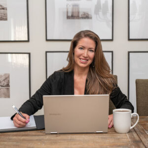 DSC_5610_Square Professional Home Organizer, Drisana from Tranquil Design Solutions scheduling a virtual organizing session with a client